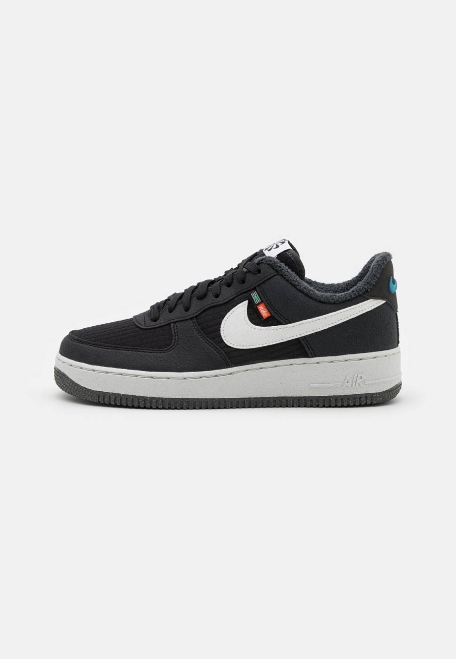 Фото № 1 с приближением к товару «‎Nike Air Force 1 ’07 Lv8 »