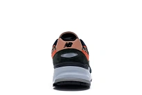 Фото № 4 с приближением к товару «‎New Balance 999»