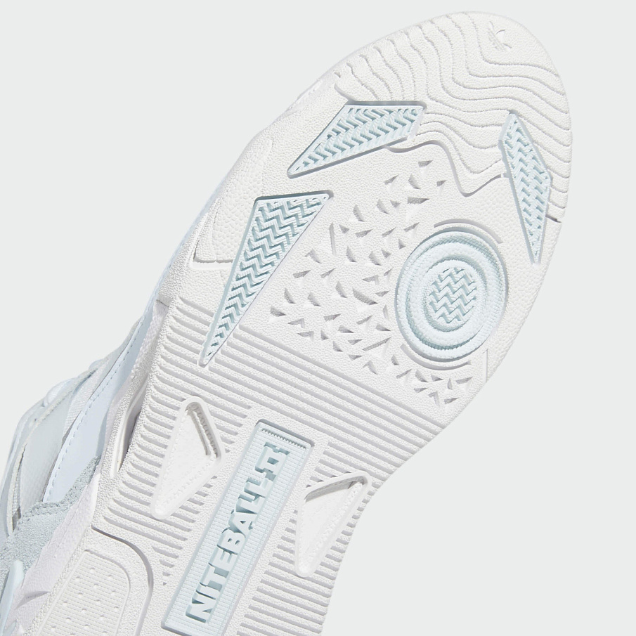 Фото № 3 с приближением к товару «‎Adidas »