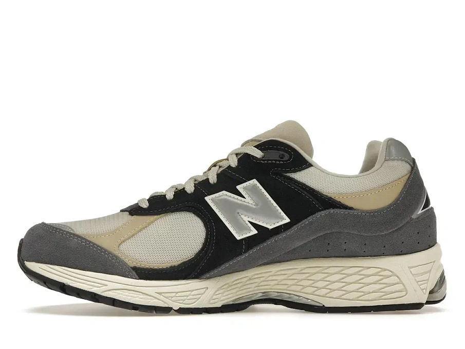 Фото № 3 с приближением к товару «‎New Balance 2002R»
