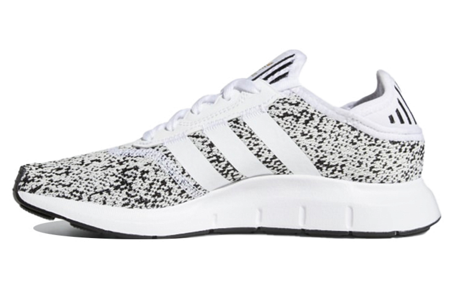 Фото № 1 с приближением к товару «‎adidas originals Swift Run X BlackWhite»