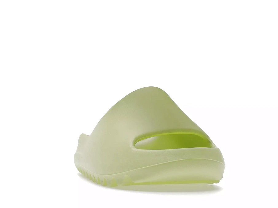 Фото № 2 с приближением к товару «‎adidas Yeezy Slide Glow Green (2022/2023 Restock)»
