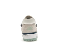 Фото № 4 с приближением к товару «‎New Balance 550»