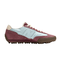 Фото № 1 с приближением к товару «‎BASKETCASE x New Balance Gator Run Washed Burgundy (UGTR1LB)»