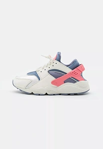 Фото № 3 с приближением к товару «‎AIR HUARACHE»