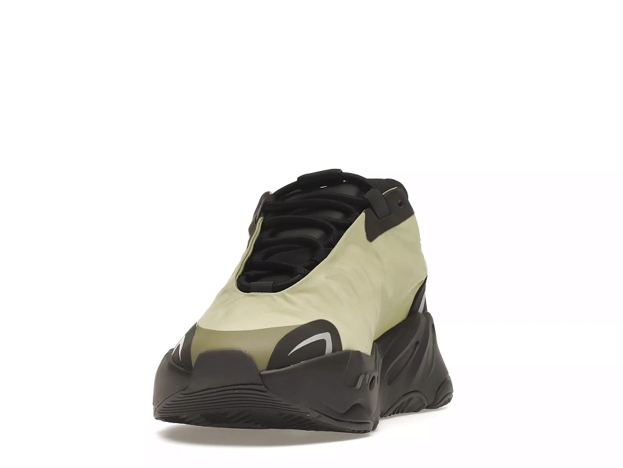 Фото № 3 с приближением к товару «‎adidas Yeezy Boost 700 MNVN Resin»