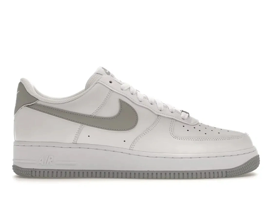Фото № 1 с приближением к товару «‎Nike Air Force 1 Low '07»