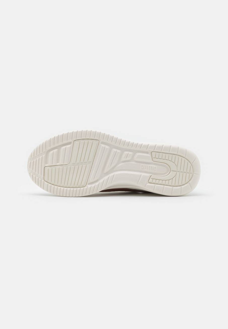 Фото № 4 с приближением к товару «‎Puma Resolve Smooth »