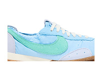 Фото № 3 с приближением к товару «‎Jacquemus x Nike Women's Moon Shoe Emerald Rise»