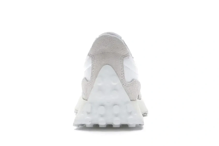 Фото № 4 с приближением к товару «‎New Balance 327»