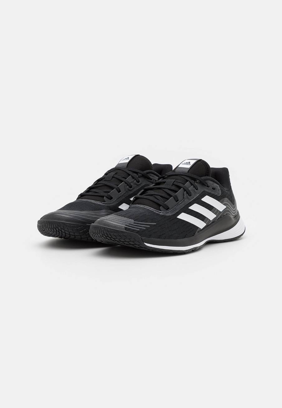 Фото № 2 с приближением к товару «‎Adidas Novaflight»