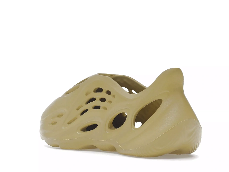 Фото № 5 с приближением к товару «‎adidas Yeezy Foam RNNR Sulfur (Kids)»
