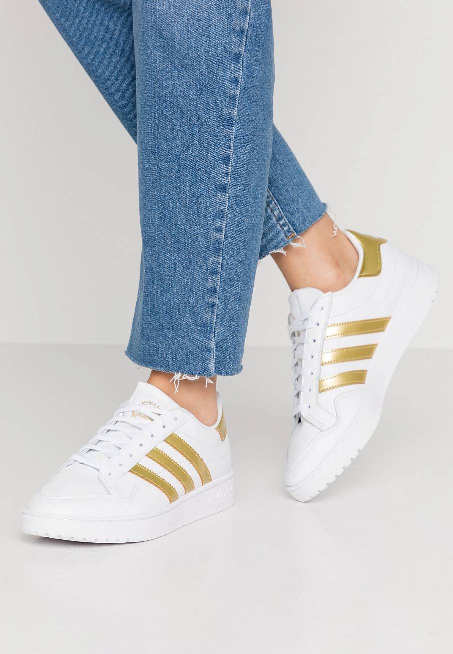 Фото № 1 с приближением к товару «‎Adidas Team Court »