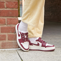 Фото № 1 с приближением к товару «‎Jordan Wmns Air Lv8d »