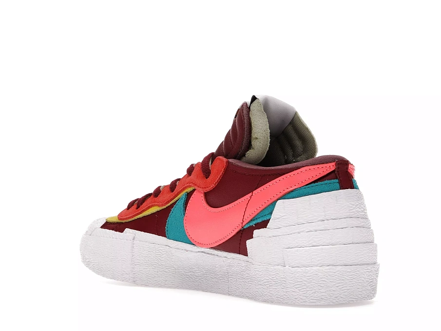 Фото № 2 с приближением к товару «‎Nike Blazer Low sacai KAWS Red»