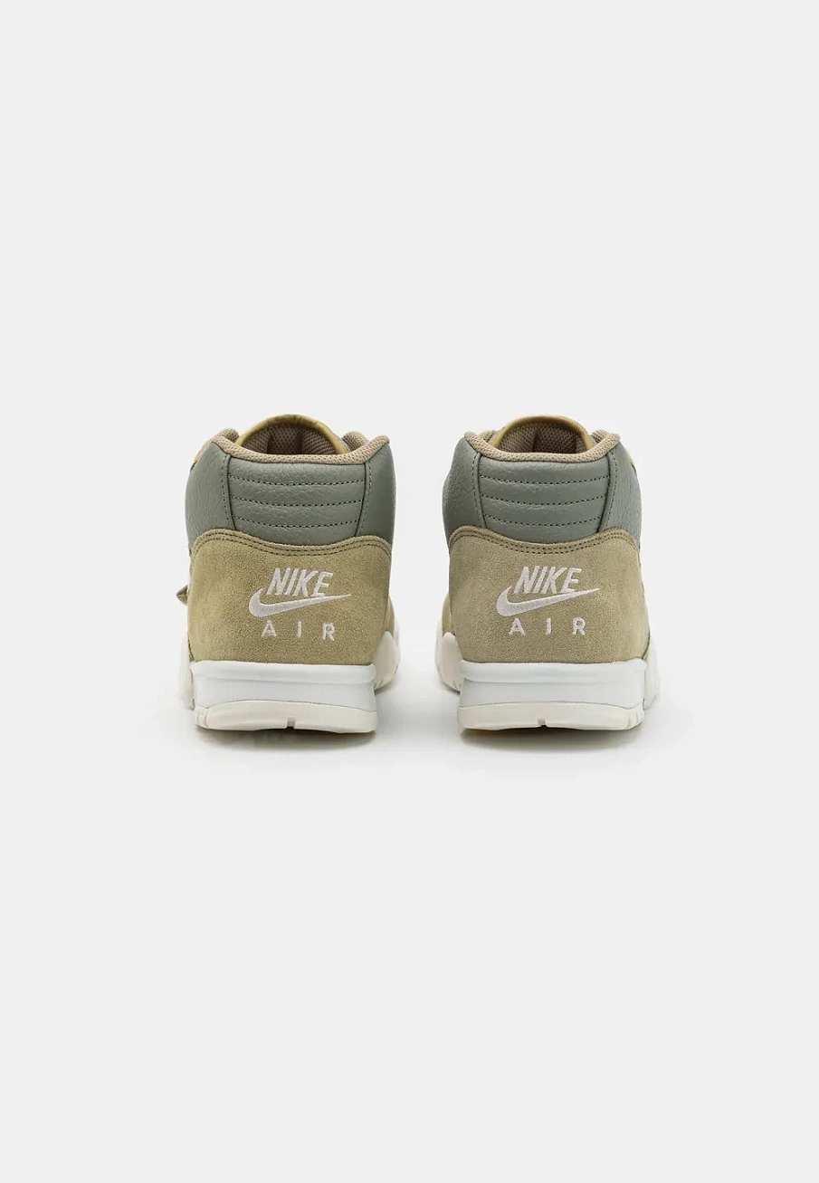 Фото № 3 с приближением к товару «‎AIR TRAINER 1»