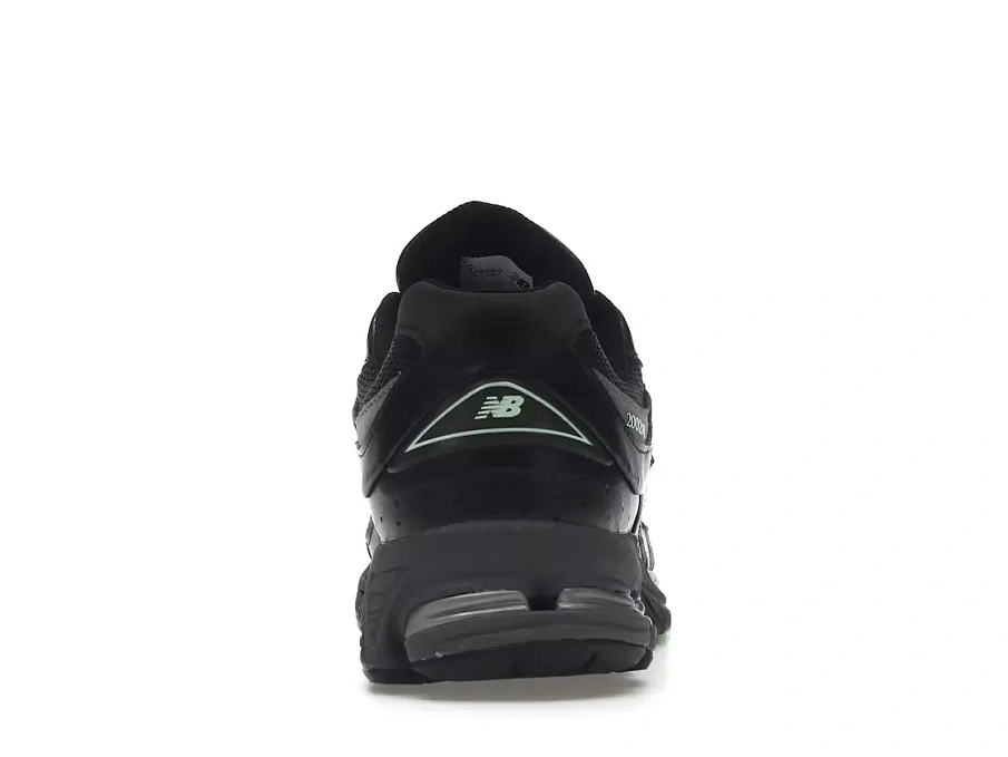 Фото № 4 с приближением к товару «‎New Balance 2002R»