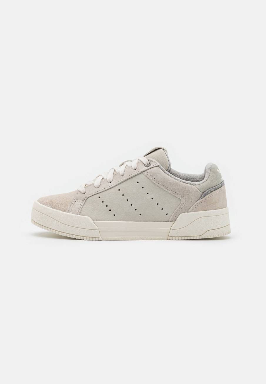 Фото № 1 с приближением к товару «‎Adidas Court Tourino »