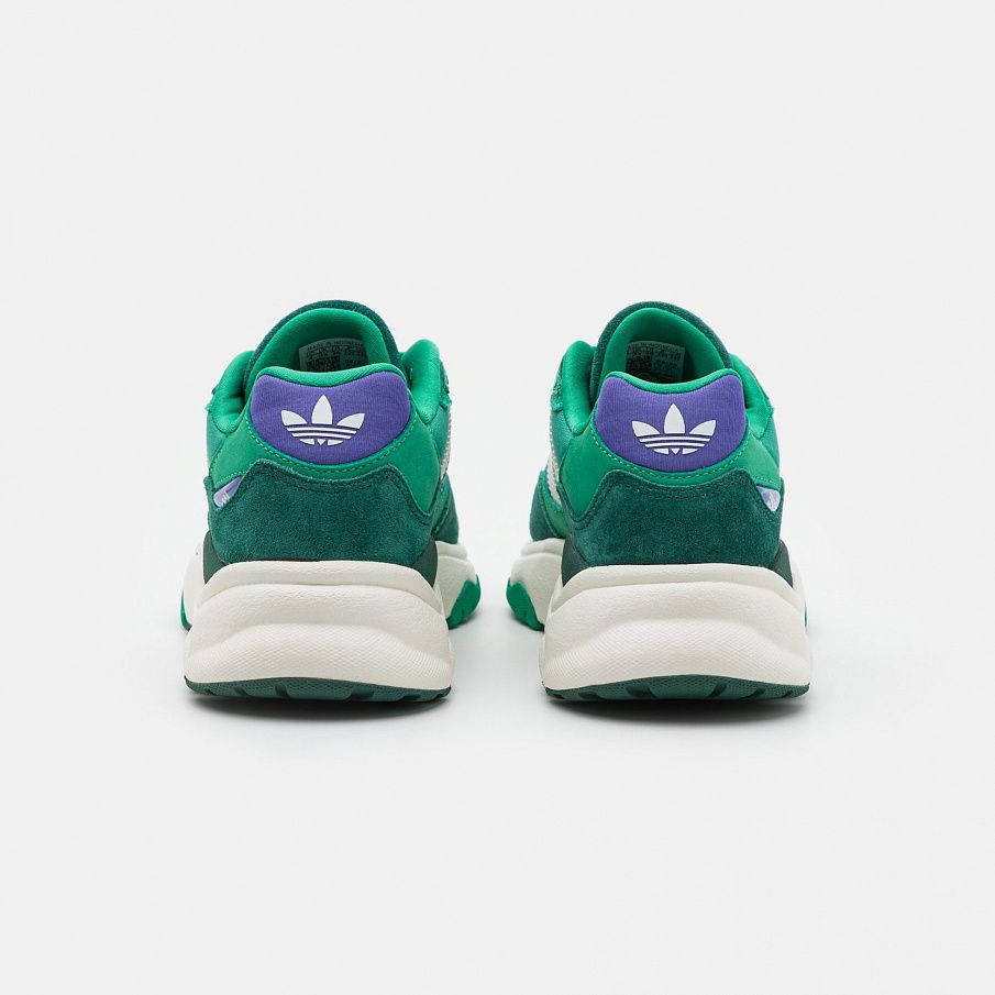 Фото № 3 с приближением к товару «‎Adidas Retropy F90 »
