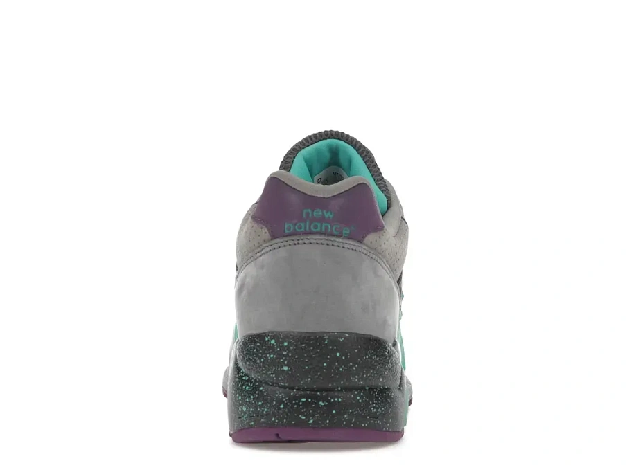 Фото № 4 с приближением к товару «‎New Balance 580»