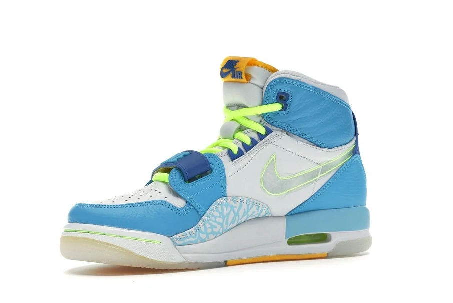 Фото № 2 с приближением к товару «‎Jordan Legacy 312 Fly »