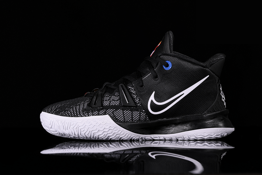 Фото № 1 с приближением к товару «‎Nike Kyrie 7 GS 'BK Black'»