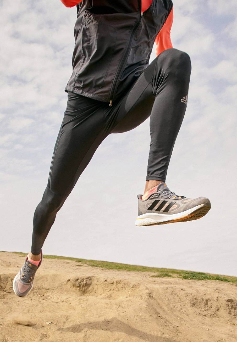 Фото № 3 с приближением к товару «‎Adidas Supernova»