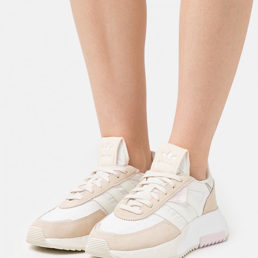 Фото № 2 с приближением к товару «‎Adidas Retropy »