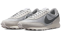 Фото № 3 с приближением к товару «‎Nike Wmns DBreak SE Low-Top Running Shoes Grey»