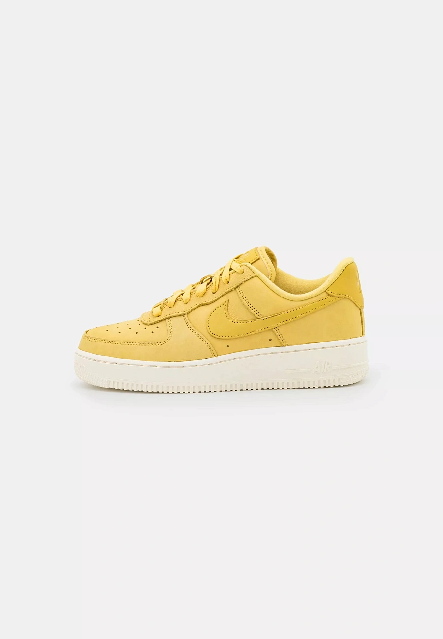 Фото № 1 с приближением к товару «‎NIKE AIR FORCE 1 PREMIUM»