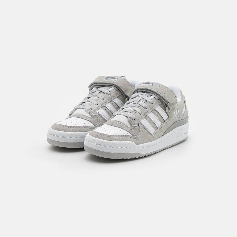 Фото № 5 с приближением к товару «‎Adidas Forum »