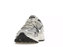 Фото № 4 с приближением к товару «‎Nike Zoom Vomero 5 Photon Dust Metallic Silver »