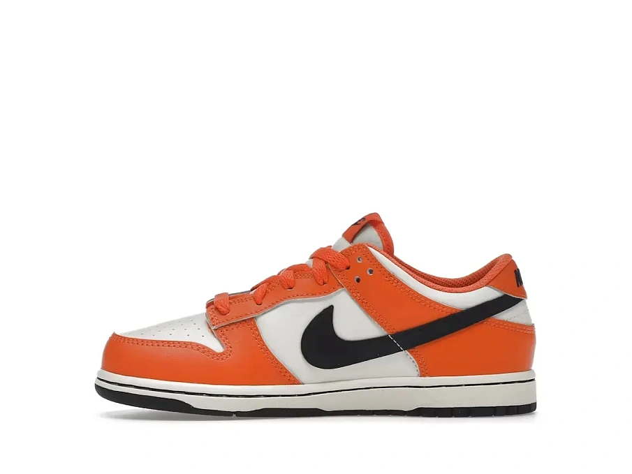 Фото № 3 с приближением к товару «‎Nike Dunk Low»