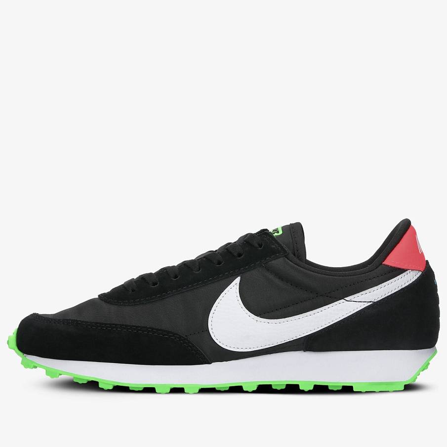 Фото № 3 с приближением к товару «‎Nike Daybreak SE»