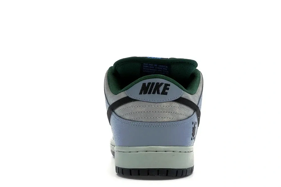 Фото № 4 с приближением к товару «‎Nike SB Dunk Low Maple Leaf Central Park»