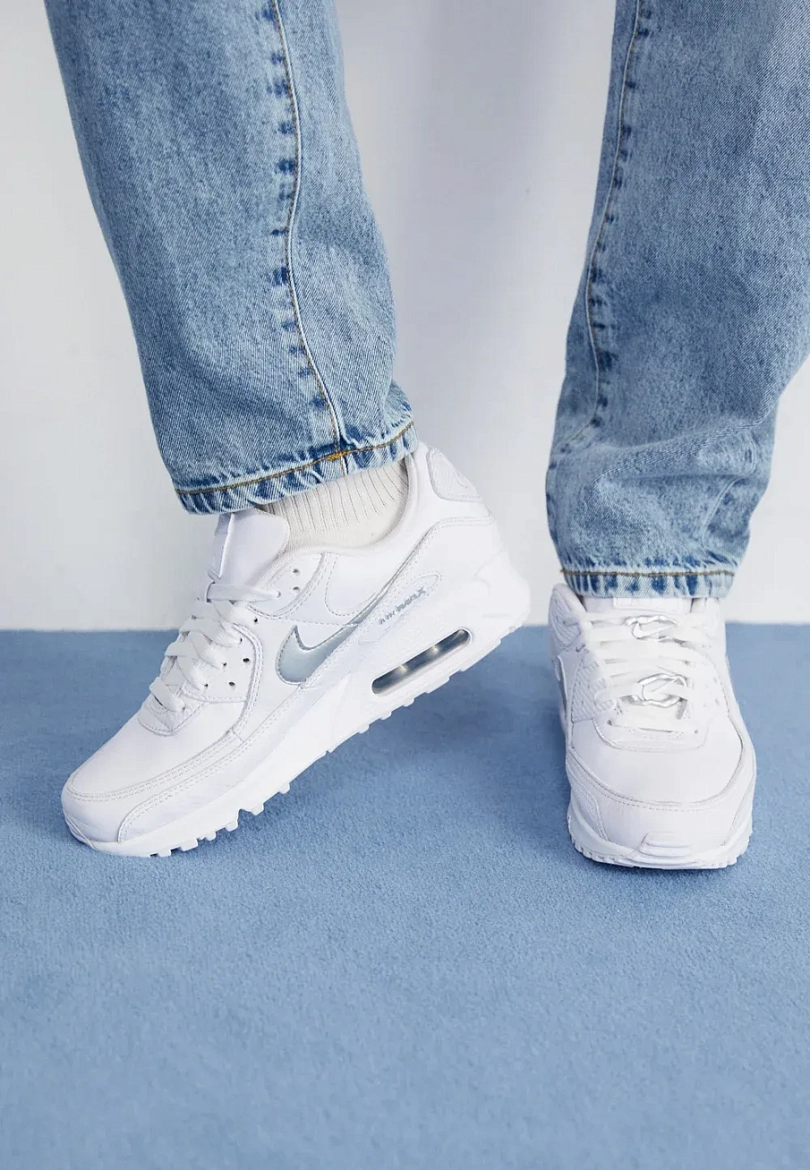 Фото № 2 с приближением к товару «‎AIR MAX 90»