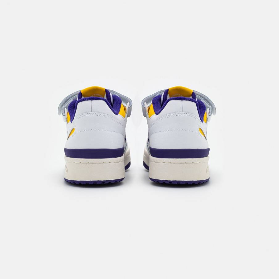Фото № 3 с приближением к товару «‎Adidas Forum »