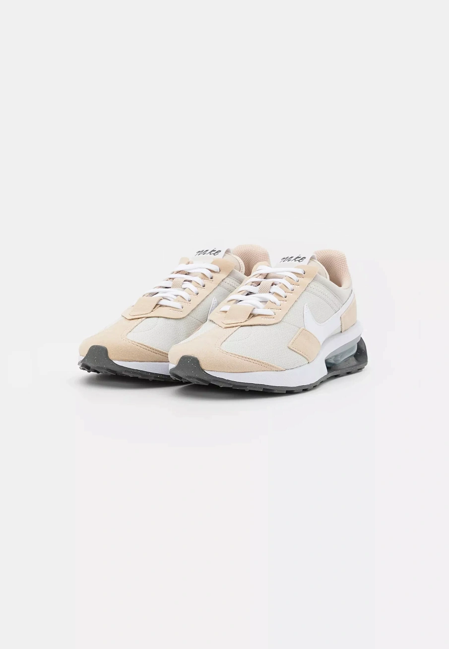 Фото № 3 с приближением к товару «‎W AIR MAX PRE DAY NN»