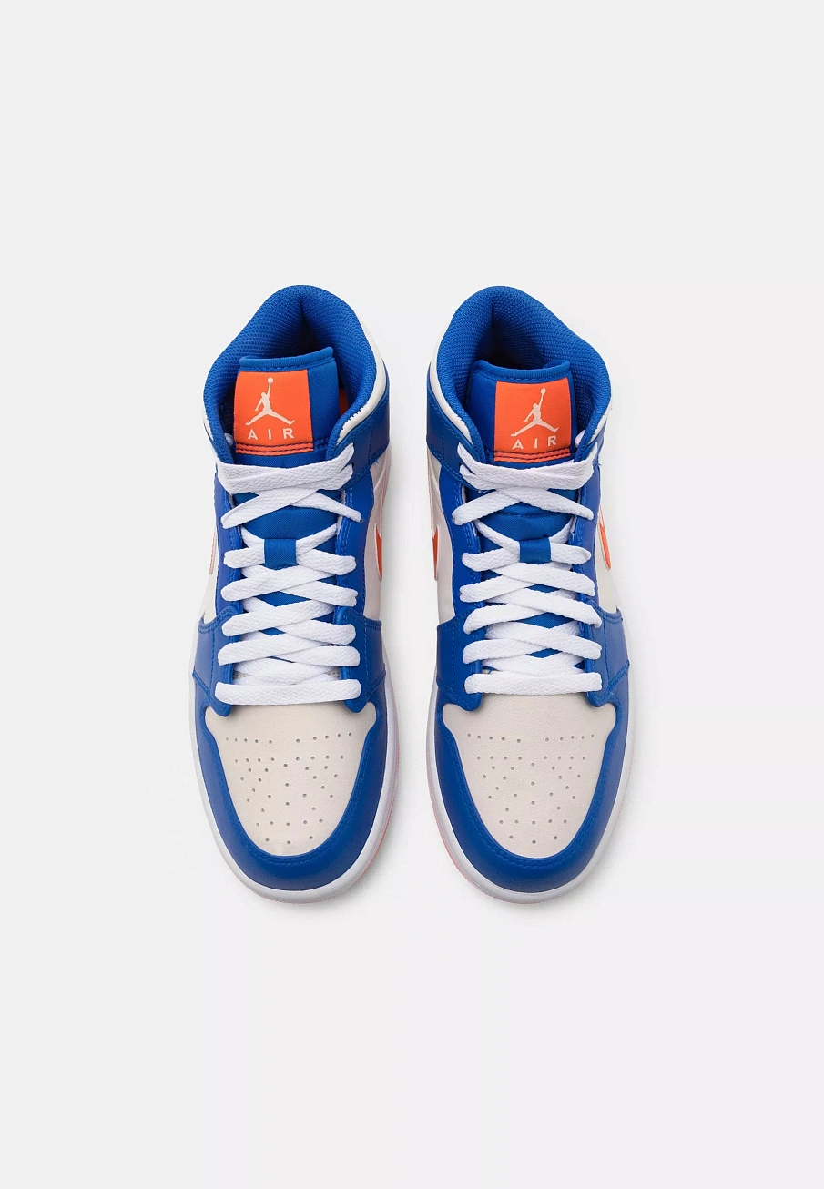 Фото № 4 с приближением к товару «‎AIR JORDAN 1 MID WHT»
