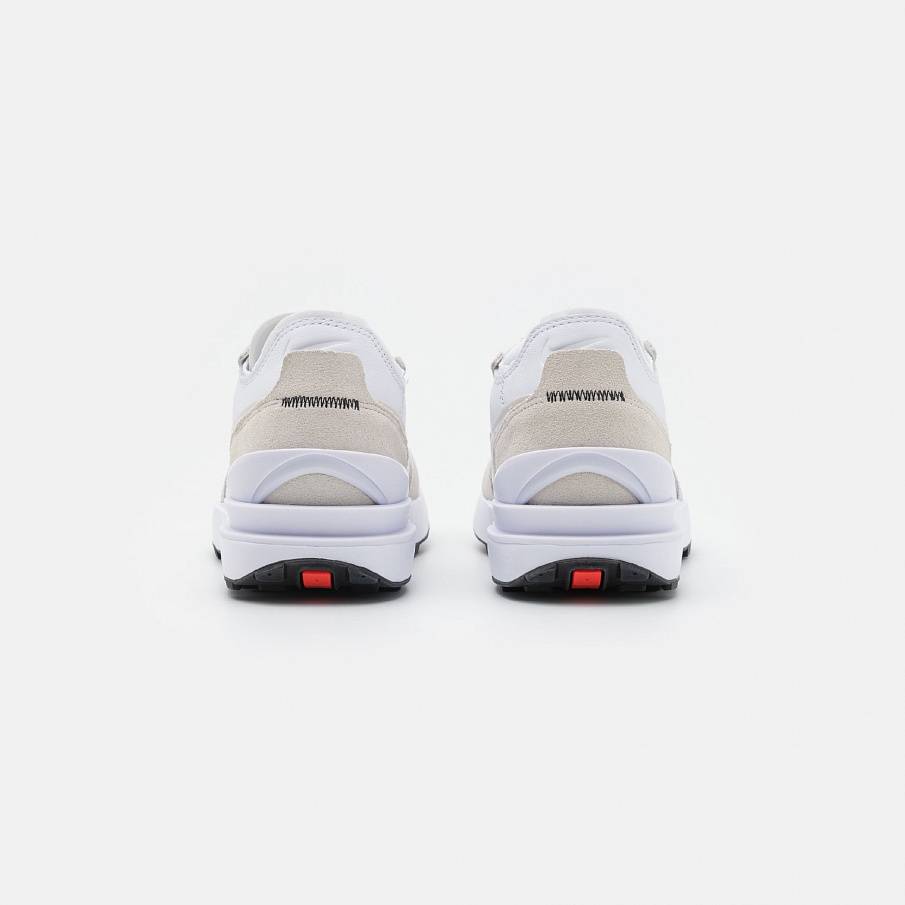 Фото № 3 с приближением к товару «‎Nike Waffle One »