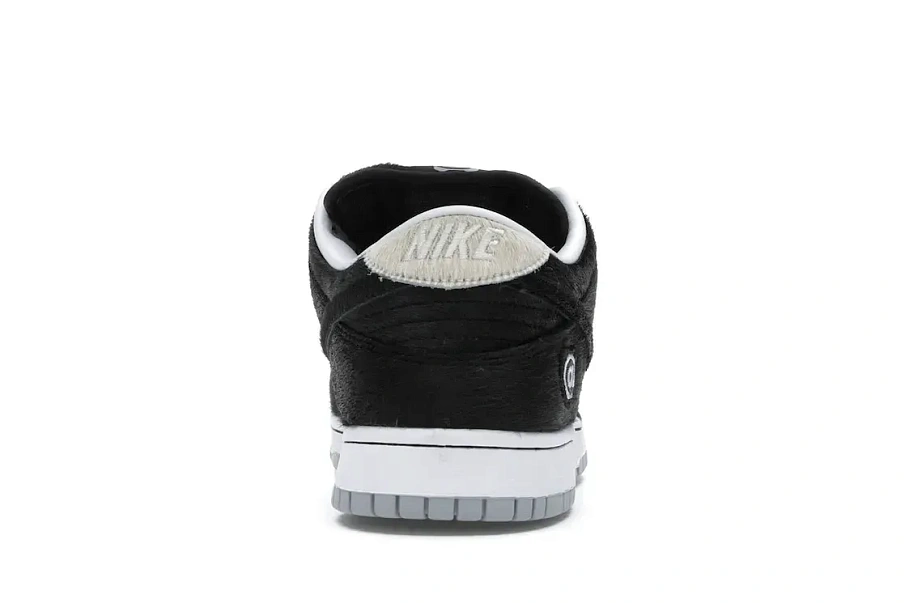 Фото № 4 с приближением к товару «‎Nike SB Dunk Low Medicom Toy (2020)»