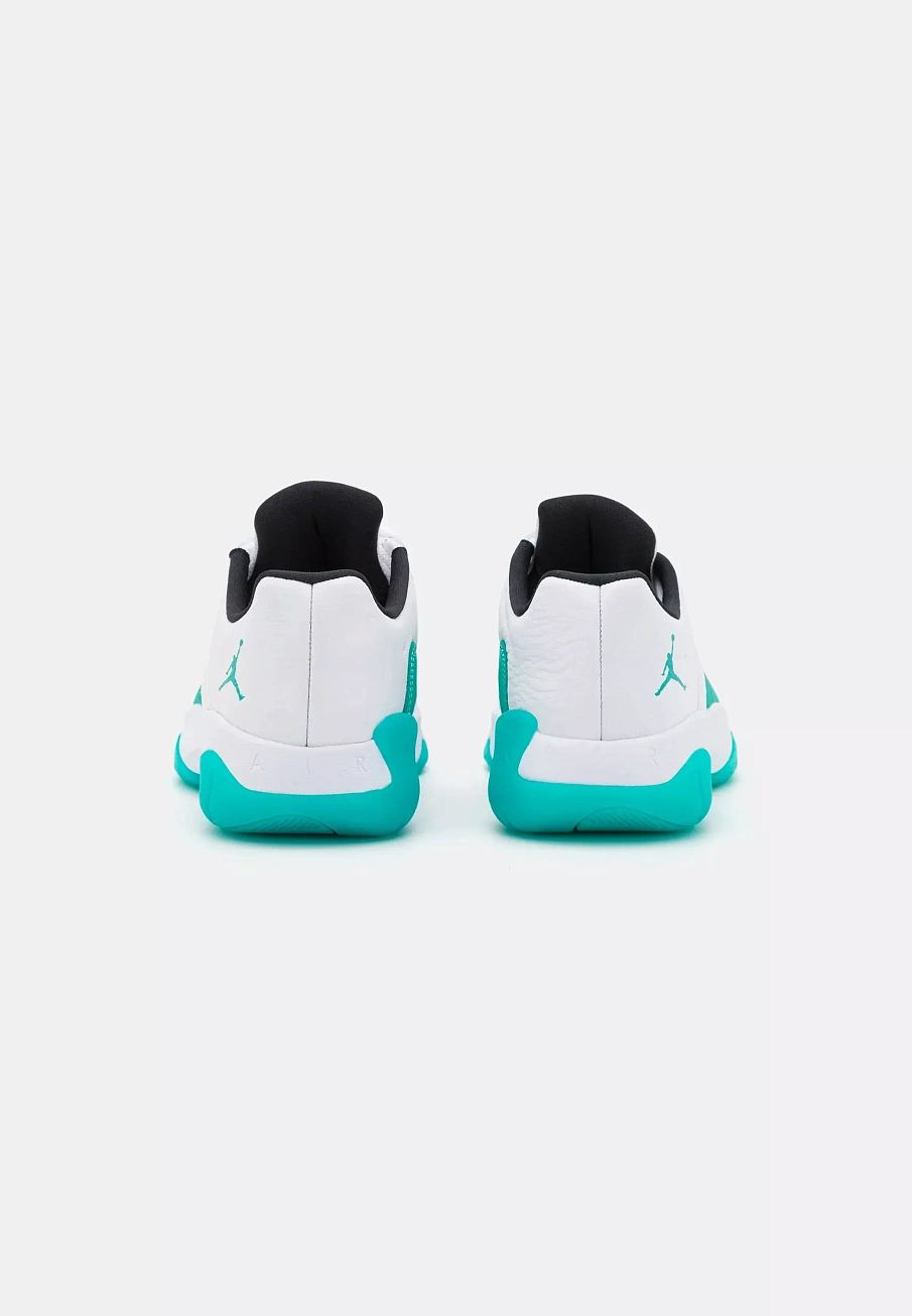 Фото № 4 с приближением к товару «‎WMNS AIR JORDAN 11 CMFT LOW»