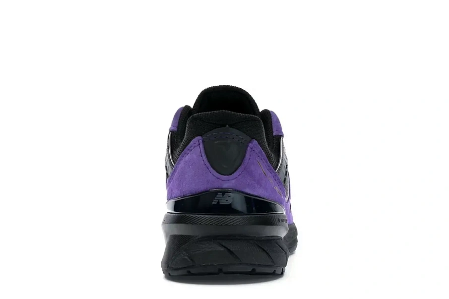Фото № 4 с приближением к товару «‎New Balance 990v5»