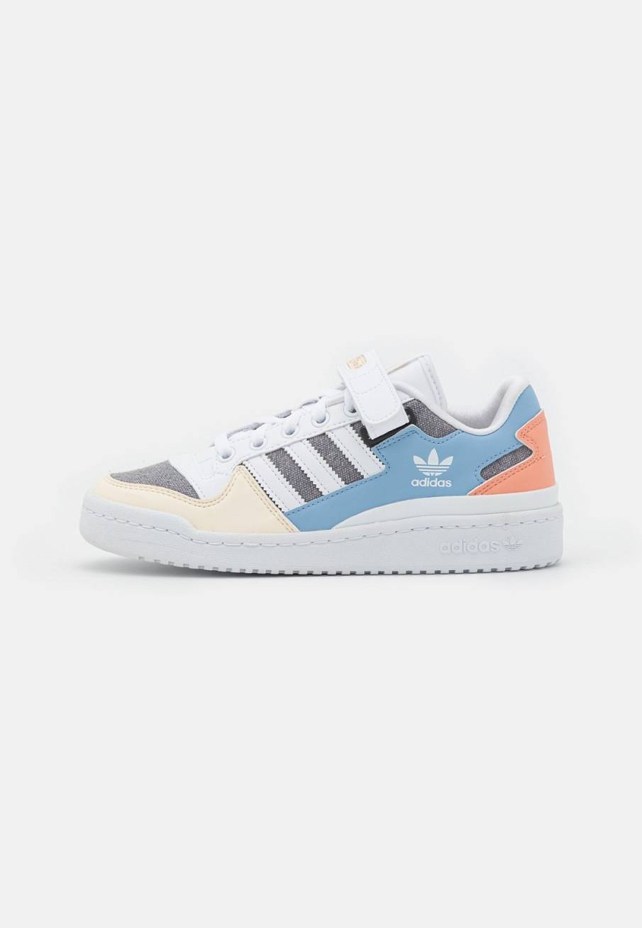 Фото № 1 с приближением к товару «‎Adidas Forum »