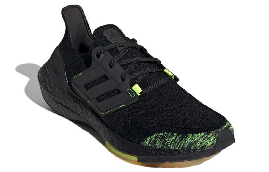 Фото № 3 с приближением к товару «‎ adidas Ultraboost 22 Running shoes»