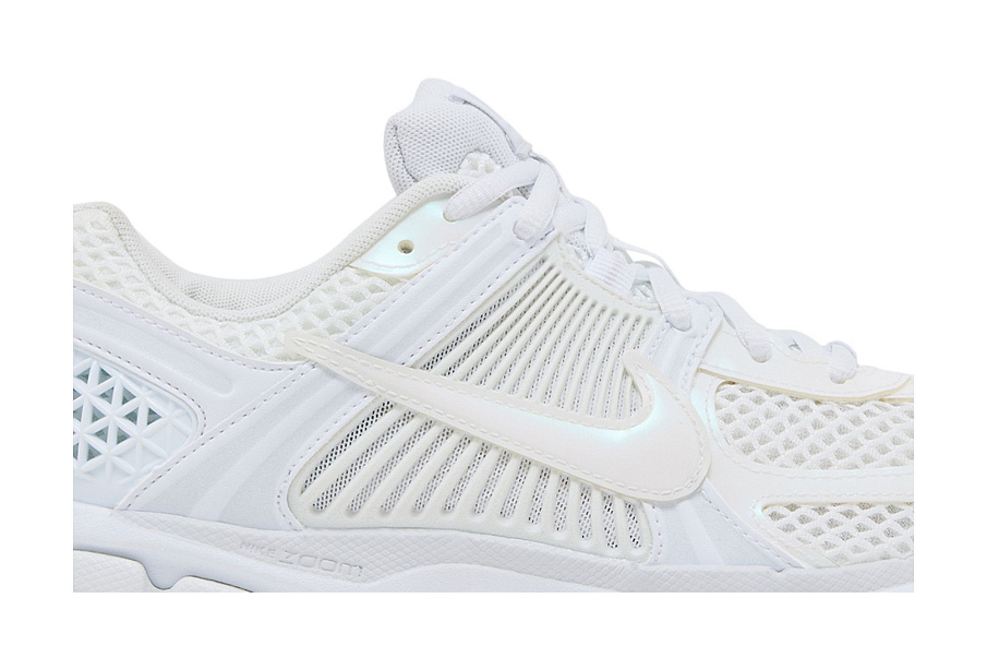 Фото № 3 с приближением к товару «‎Nike Women's Air Zoom Vomero 5 Triple White»