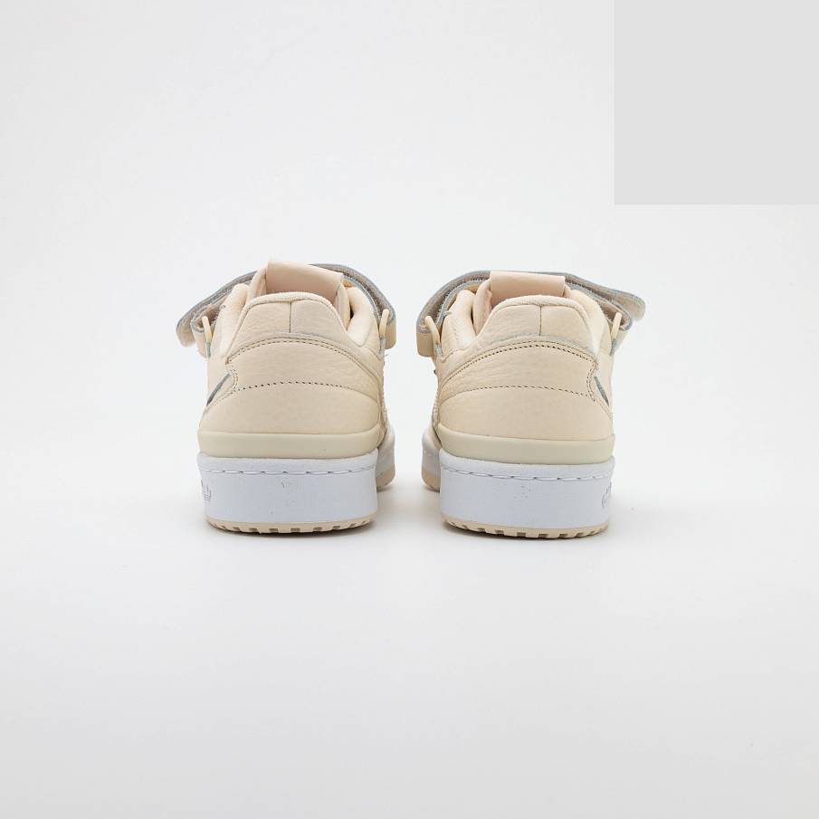 Фото № 3 с приближением к товару «‎Adidas Forum W »
