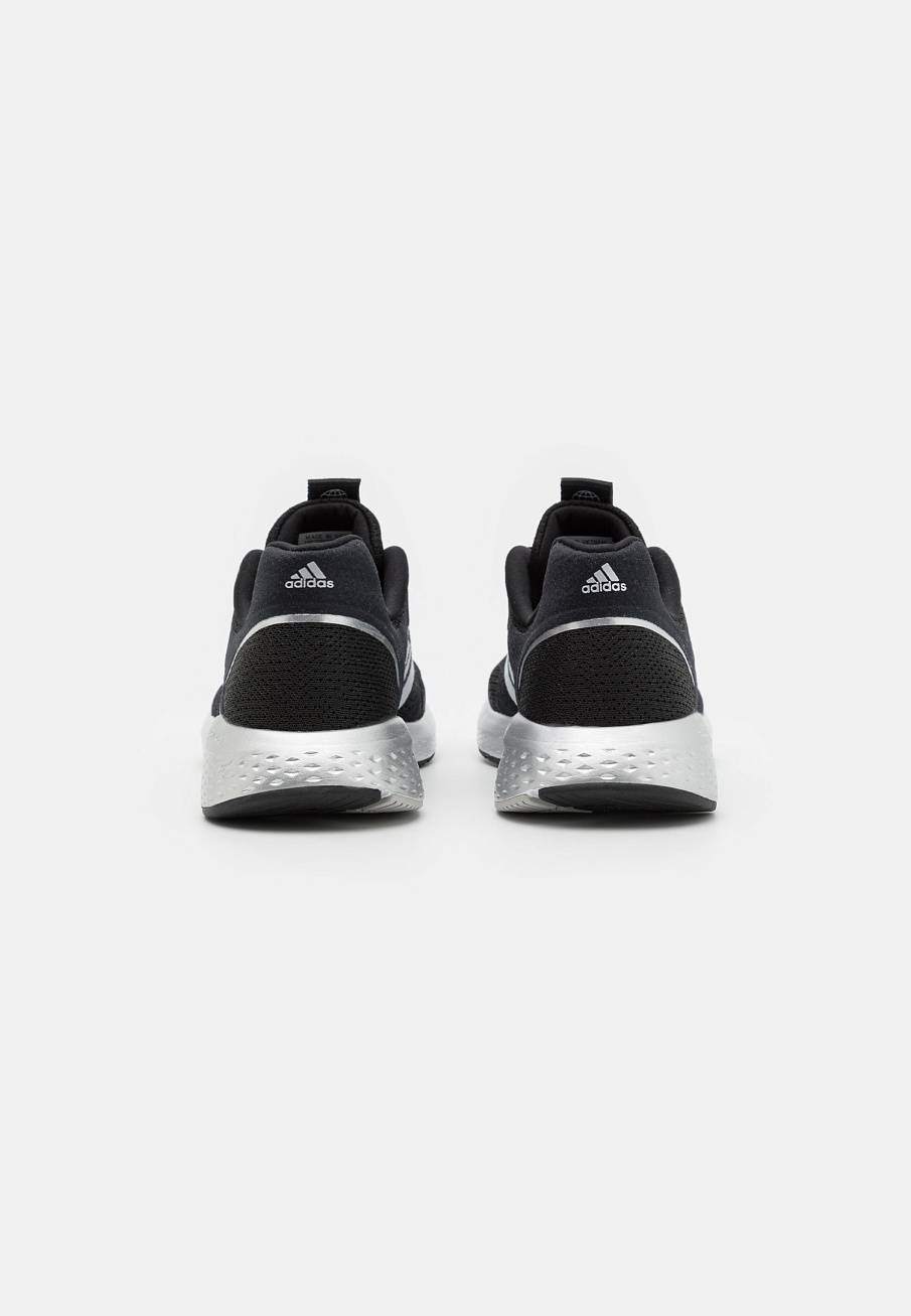 Фото № 3 с приближением к товару «‎Adidas Edge Lux 5»