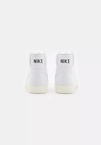 Фото № 1 с приближением к товару «‎BLAZER MID 77 »