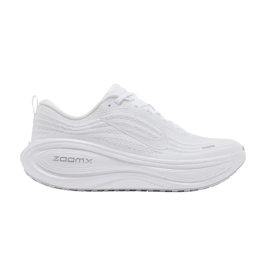 Фото № 1 с приближением к товару «‎Nike Vomero Plus White Metallic Silver (HV8150-102)»